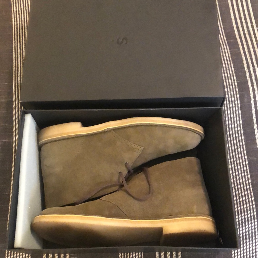 Clark’s Men’s Desert Boot - Olive Suede
